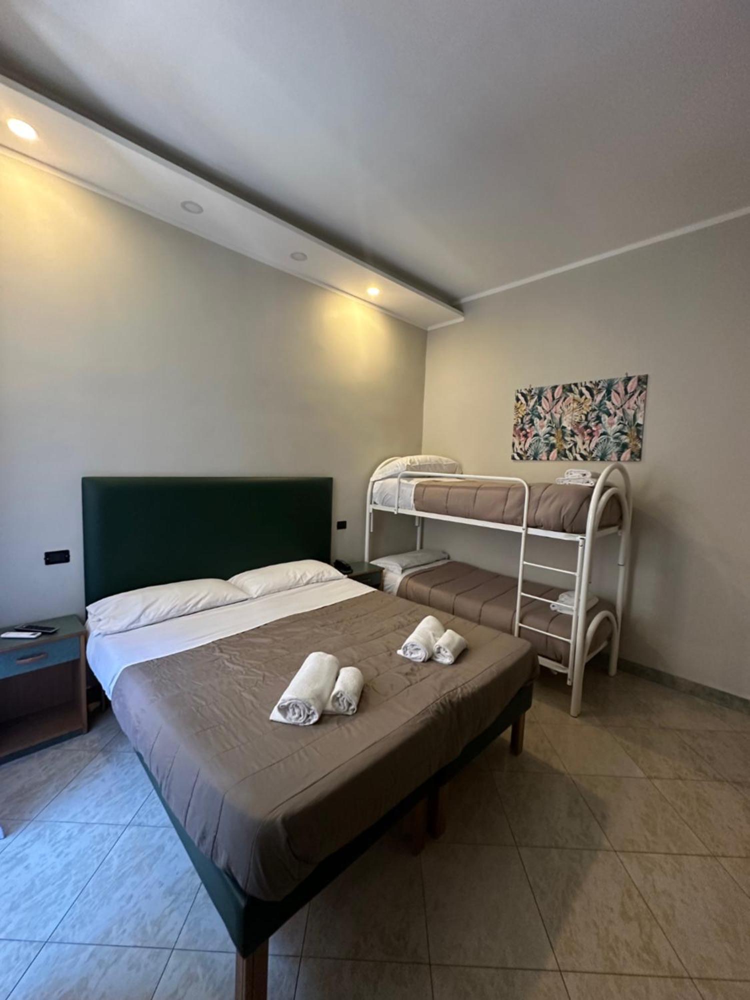 Smart Station Hotel Napoli Eksteriør bilde
